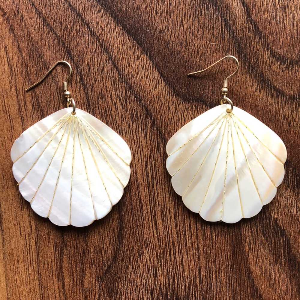 White/Cream Shell Earrings